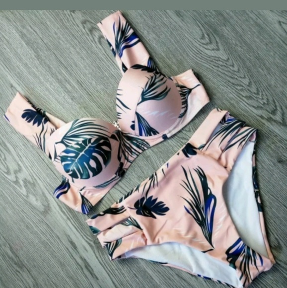 Floral print bathing suit - Picture 2 of 2